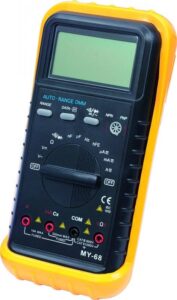 Yleismittari autokäyttöön