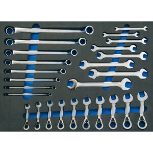 Kiintoavaimet ja räikkälenkit moduulissa