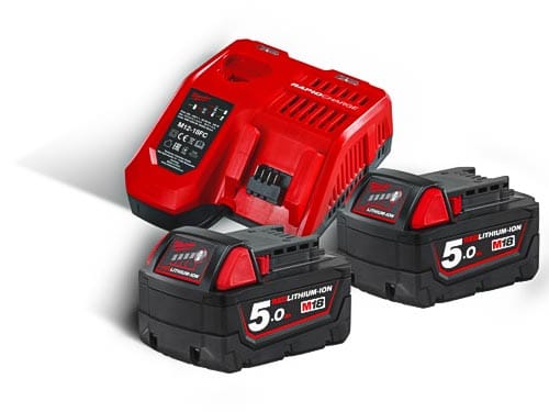 Milwaukee M18 NRG-502 2 x 5,0 Ah ja 1 x M12 B2 2,0 Ah -akkua ja 100 min laturi